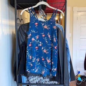 Blue floral print tank